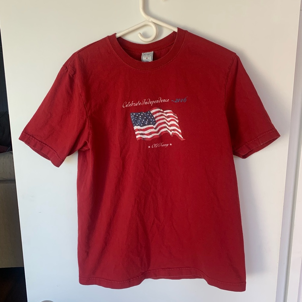 Mens Old Navy t-shirt Celebrate Independence 2006